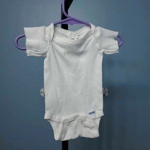 4/$10 Gerber White Onesie |Size: Newborn